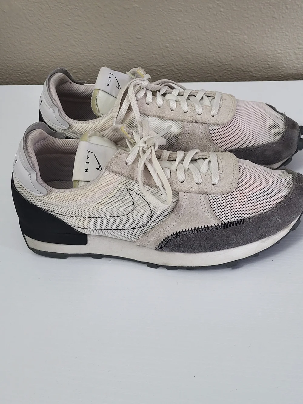Nike N 354 Men’s White & Gray Mesh Suede Sneaker Size 7.5